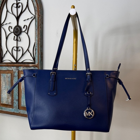 Michael Kors Handbags - Michael Kors coated canvas Navy Blue Tote EUC